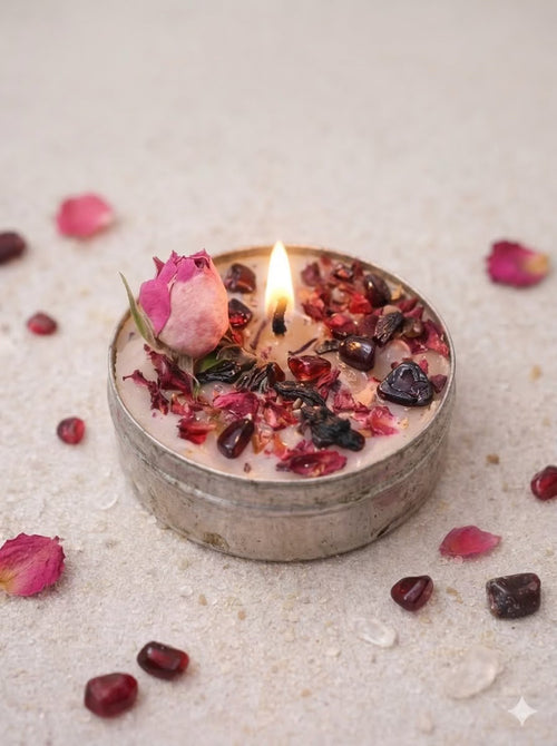 Paquet de 4 bougies rituelles Love Spell chauffe-plats avec herbes, huiles et cristaux pour autel et rituels d’amour.