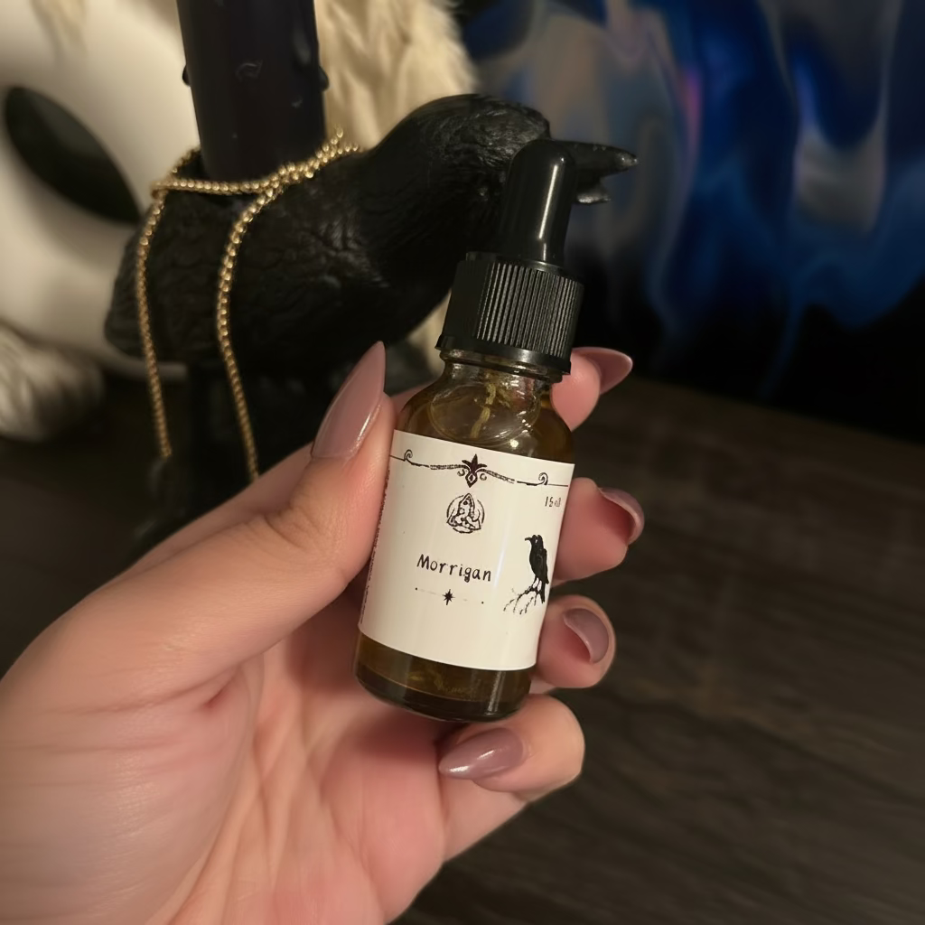 Huile rituelle Morrigan 10 ml ou 15 ml pour protection, courage, force guerrière et pouvoir personnel – Enchantement et Sortilèges.
