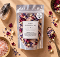 Sel de bain rituel Pleine Lune 200 g avec sels et fleurs séchées pour rituel de sorcellerie et manifestation.