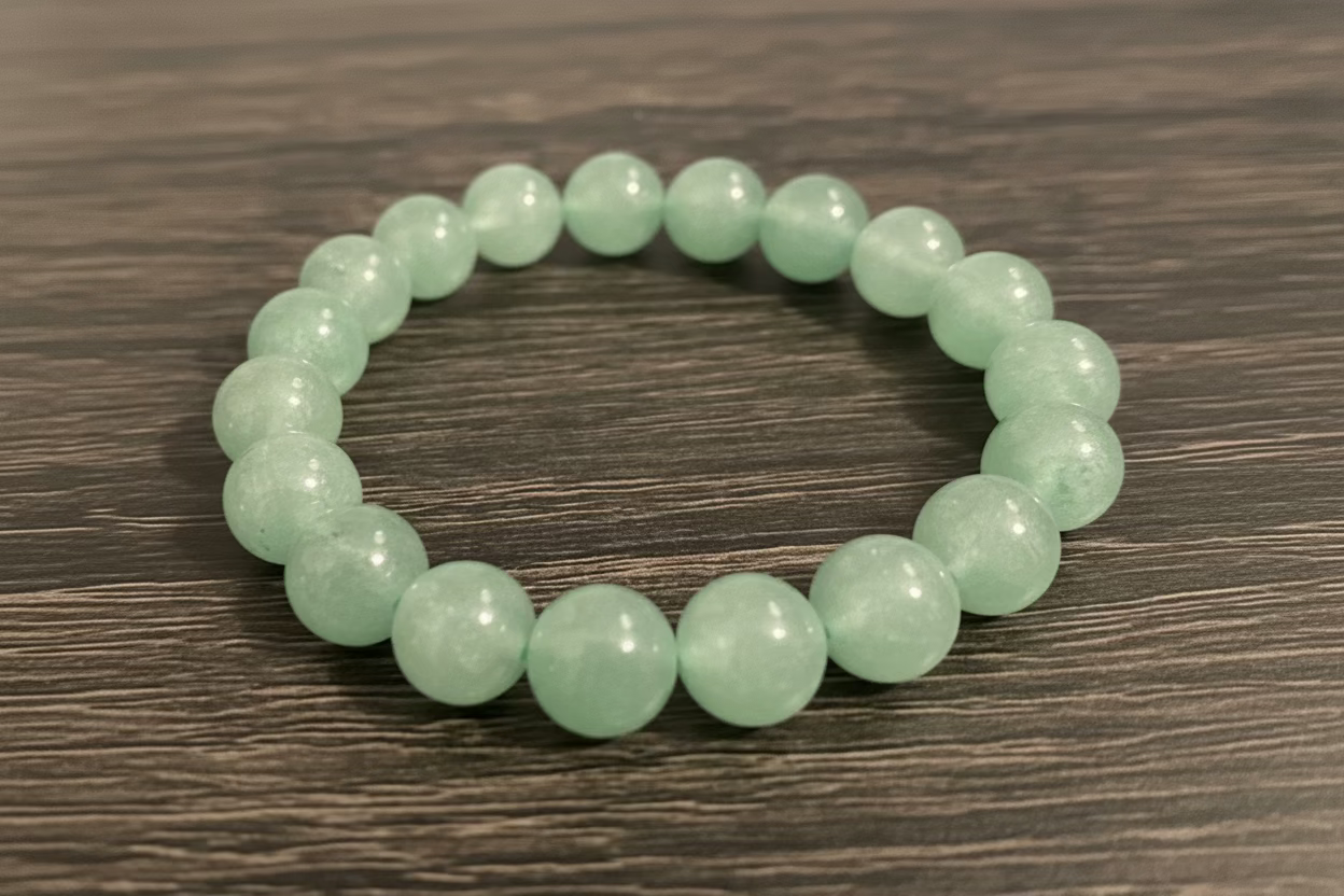 Bracelet Aventurine Verte – 10 mm • 18 pierres

Chance • Argent • Prospérité • Opportunités