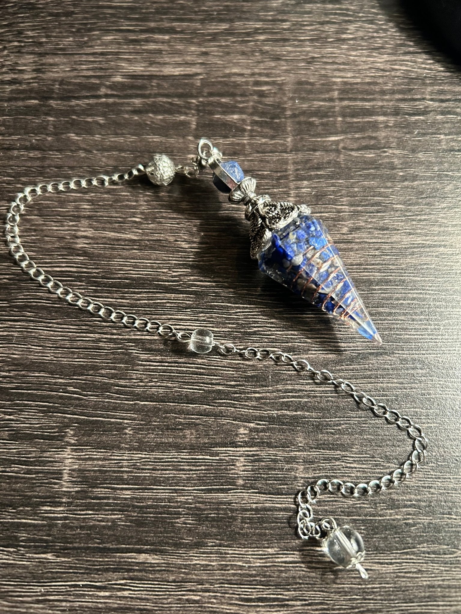 Pendule en orgonite et lapis-lazuli – Intuition, protection et équilibre énergétique - Enchantement et Sortilèges